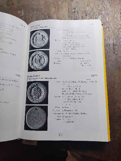 Medaillen aus Meissner Porzellan  1947 - 1961 - Front Cover