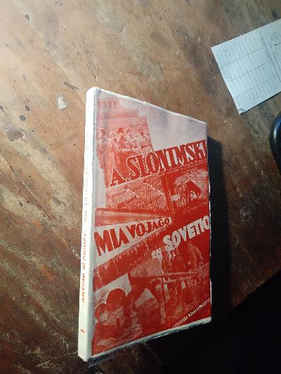 Mia Vojago en Sovetio - Front Cover