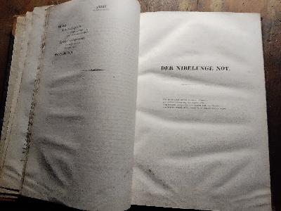 Edelsteine deutscher Dichtung und Weisheit  im XIII. Jahrhundert. Ein mittelhochdeutsches Lesebuch zusammengestellt und mit einem Wörterbuch versehen. - Front Cover