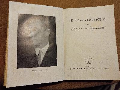 Held+oder+Heiliger++