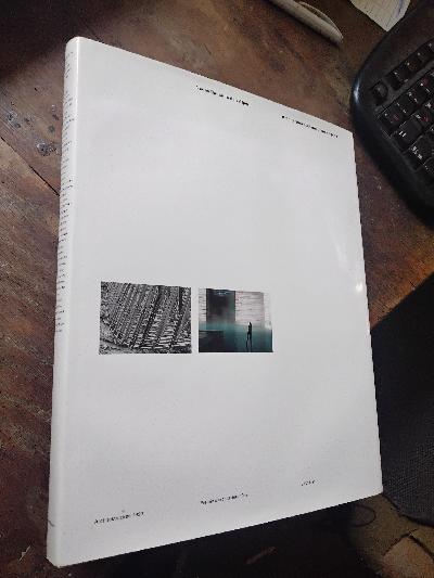 Neues Bauen in den Alpen  Architettura contemporanea alpina: Architekturpreis 1999 / Premio d'architettura 1999 (Italian and German Edition) - Front Cover