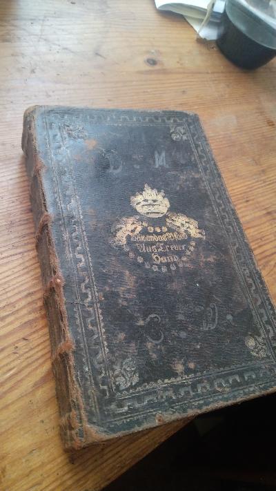  Neueingerichtetes Halberstädtisches Kirchen- und Haus-Gesang-Buch, Darinnen 972 schriftmäßige und erbauliche sonderlich des sel. D. M. Lutheri Lieder enthalten sind. Unter Approbation eines Hochlöblichen Konsistorii nebst einem  Gebet-Büchlein, zum Druck befördert. - Front Cover