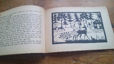 Grimms Märchen  Mit Scherenschnitten von Christel Clare - Front Cover