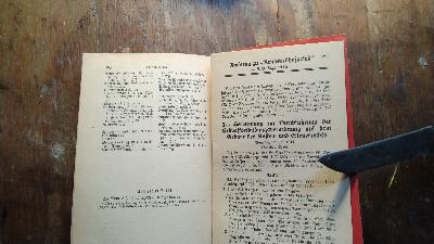 Reichserbhofgesetz mit Erbhofrechtsverordnung, Erbhofverfahrensordnung, Erbhoffortbildungsverordnung, den Einführungsverordnungen für die neuen Reichsgebiete und wichtigen Verwaltungsvorschriften    Textausgabe mit Verweisungen, Gebührentabelle und Sachverzeichnis - Front Cover