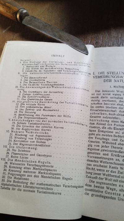 Die mathematischen Grundlagen der Variations- und Vererbungslehre - Front Cover