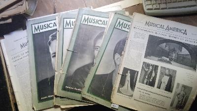 Musical America  6 Hefte: Vol. LVII Nr. 20,  Vol. LVIII Nr. 1, 12 , 17/18( beide unvollständig mit vielen fehlenden Seiten), Vol. LIX Nr. 9 und 10 - Front Cover
