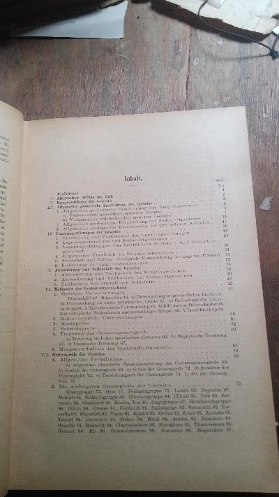 Gesteinskunde  Für Studierende der Naturwissenschaft Forstkunde und Landwirtschaft, Bauingenieure, Architekten und Bergungenieure. - Front Cover