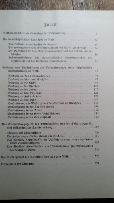 Die Wiedergeburt des Künstlerischen aus dem Volk  Ein Buch von der Kunst des Volkes und ihrer Bestätigung im Schaffen des Kindes als Beispiel praktischer Volkstumsarbeit - Front Cover