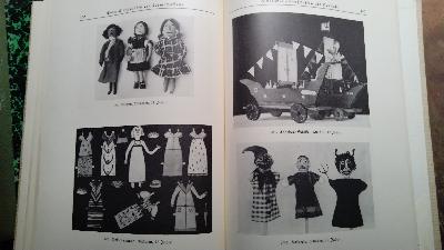 Die Wiedergeburt des Künstlerischen aus dem Volk  Ein Buch von der Kunst des Volkes und ihrer Bestätigung im Schaffen des Kindes als Beispiel praktischer Volkstumsarbeit - Front Cover
