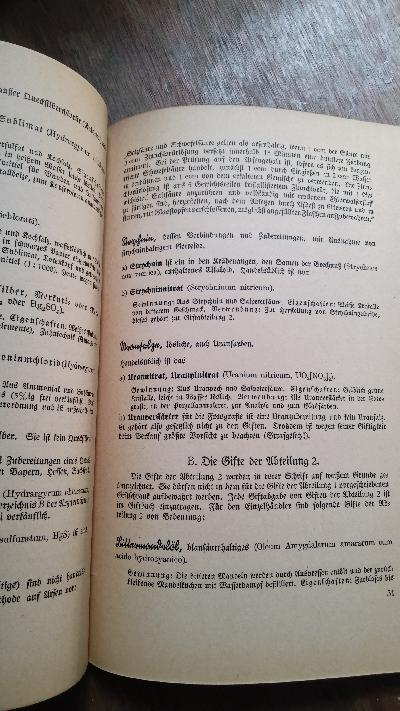 Giftkunde  Ein Vorbereitungsbuch auf die Giftprüfung für Drogisten, Farbwaren- und Samenhändler - Front Cover