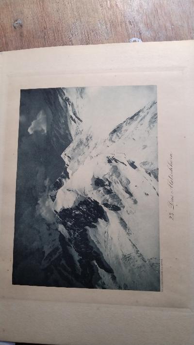 Im Ballon über die Jungfrau nach Italien  Naturaufnahmen aus dem Freiballon. Mit einem Anhang Himmelfahrt, Traversierung der Alpen im Ballon Cognac von Konrad Falke. - Front Cover