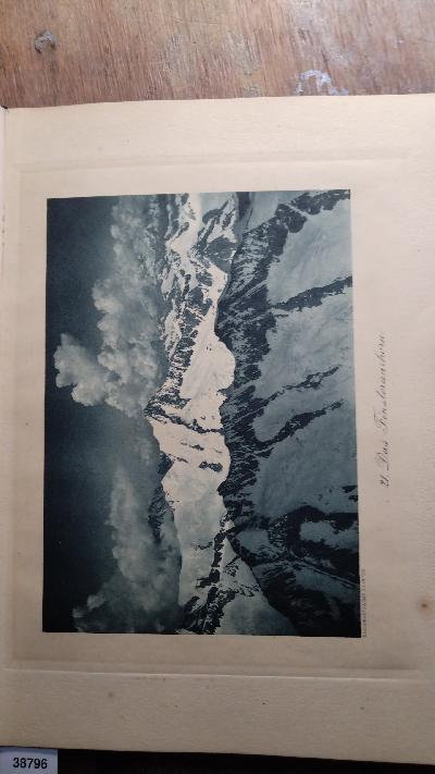 Im Ballon über die Jungfrau nach Italien  Naturaufnahmen aus dem Freiballon. Mit einem Anhang Himmelfahrt, Traversierung der Alpen im Ballon Cognac von Konrad Falke. - Front Cover