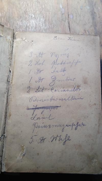 Haus und Herd  Praktisches, illustriertes Hausbuch zur verständigen Führung der Wirtschaft in allen ihren Zweigen, auf Grundlage der neuesten Errungenschaften im Gebiete der Hauswirtschaft - Front Cover