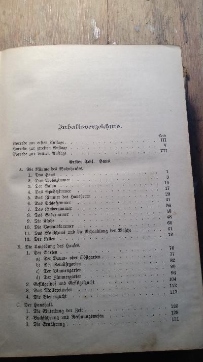 Haus und Herd  Praktisches, illustriertes Hausbuch zur verständigen Führung der Wirtschaft in allen ihren Zweigen, auf Grundlage der neuesten Errungenschaften im Gebiete der Hauswirtschaft - Front Cover